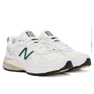 NEW BALANCE
White & Green Made in USA 990v4 Sneakers